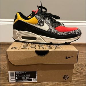 Women’s Nike Air Max 90s Size 7.5